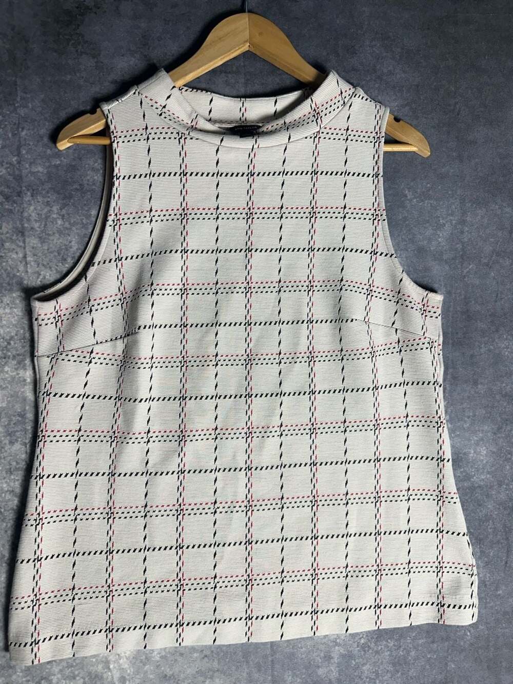 Ann Taylor Sleeveless Plaid Mock Neck Knit Top
Size L